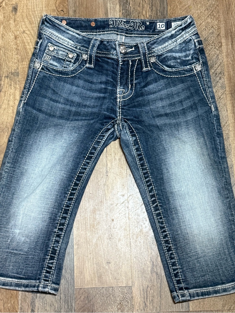 Miss Me Girls Embroidered Distressed Capri Denim Jeans | •Size 10•